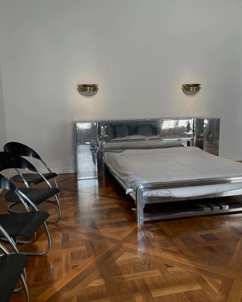 A cover of "roomy" cluster. The owner is camiscorner. The cluster consists of 1 element.