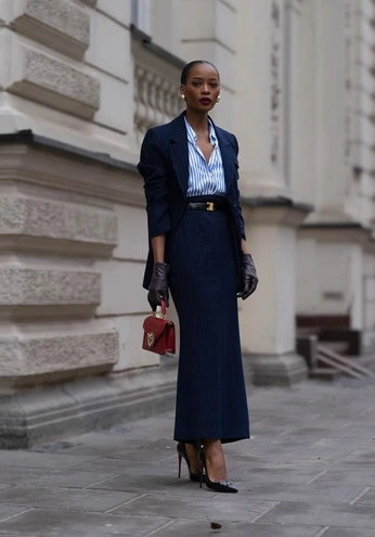 A cover of "Tell me more" cluster. The owner is rlynne. The cluster consists of 1 element.