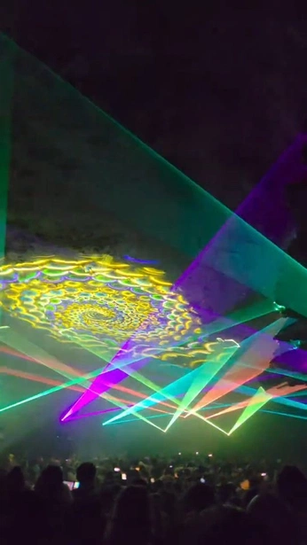 A cover of "Concert graphics" cluster. The owner is xxnihilxx. The cluster consists of 1 element.