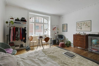 A cover of "Roomd" cluster. The owner is misterhatem. The cluster consists of 2 elements.