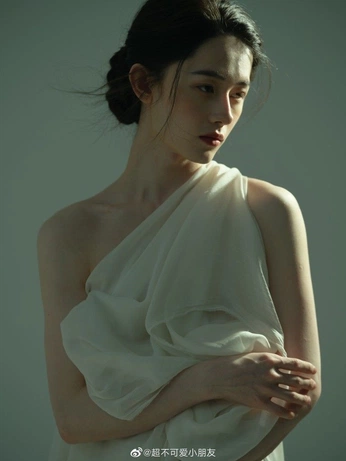 A cover of "women model_2030" cluster. The owner is preciousrain. The cluster consists of 35 elements.