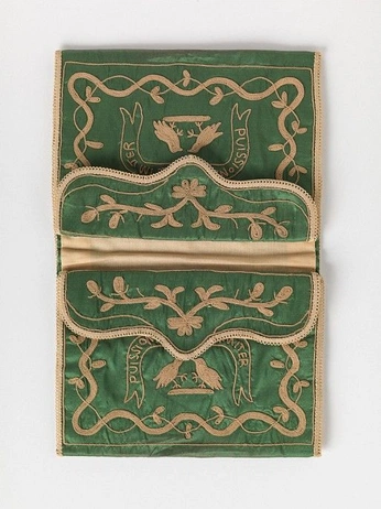 A cover of "Bible Covers" cluster. The owner is st.sisto. The cluster consists of 15 elements.