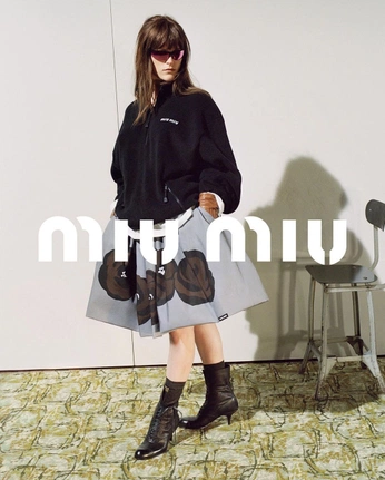 A cover of "Styling" cluster. The owner is rondoparisiano. The cluster consists of 1 element.