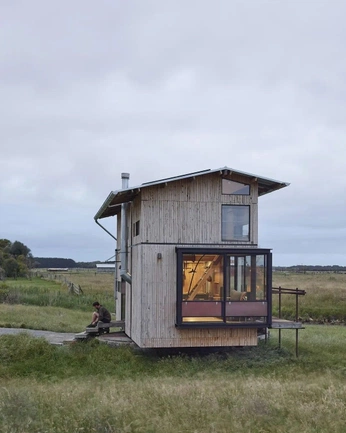 A cover of "hideout" cluster. The owner is rewildedatlas. The cluster consists of 2 elements.