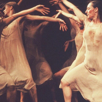 A cover of "Movement" cluster. The owner is 45tvc15. The cluster consists of 35 elements.