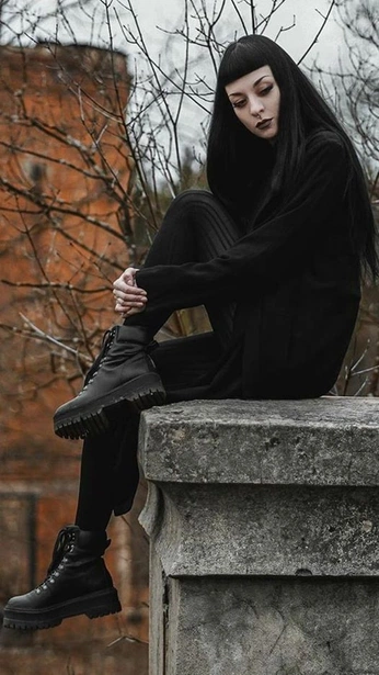 A cover of "Dark Ideas" cluster. The owner is toms. The cluster consists of 42 elements.