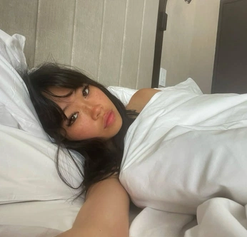 A cover of "⭒ bea album" cluster. The owner is lucinedeer. The cluster consists of 301 elements.