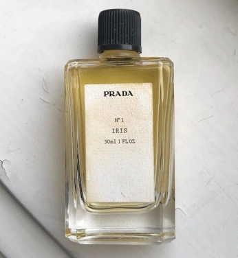 A cover of "perfumies" cluster. The owner is cherisearcanus. The cluster consists of 9 elements.