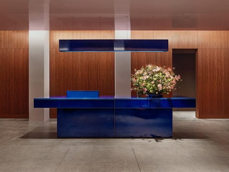693faac4c68b81605e54f8d4_about-01.webp