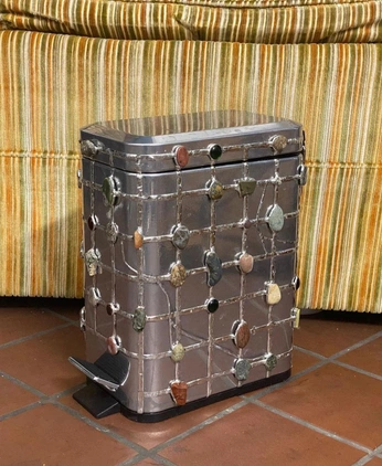 A cover of "room" cluster. The owner is titi77. The cluster consists of 12 elements.