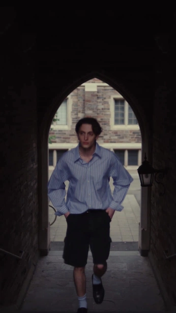 A cover of "Pivot" cluster. The owner is workstreet. The cluster consists of 4 elements.