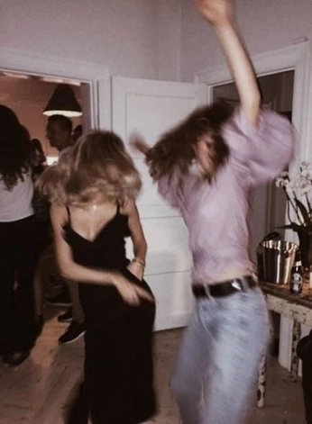 A cover of "Design assignemnt" cluster. The owner is xalissax. The cluster consists of 19 elements.