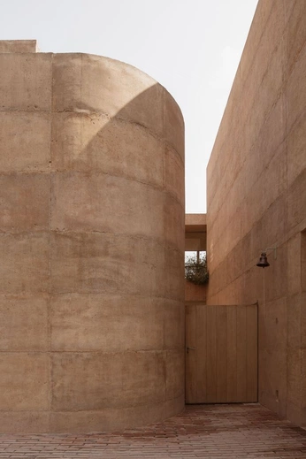 A cover of "exterior." cluster. The owner is drxannesofie. The cluster consists of 2 elements.