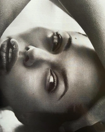 A cover of "000" cluster. The owner is ttiara. The cluster consists of 7 elements.