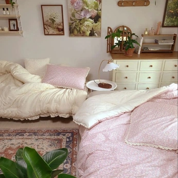 A cover of "room" cluster. The owner is emsc44. The cluster consists of 246 elements.