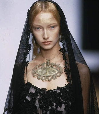 A cover of "fashion" cluster. The owner is bsfilips. The cluster consists of 2 elements.