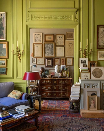 A cover of "Interiors" cluster. The owner is faesrenaissance. The cluster consists of 9 elements.