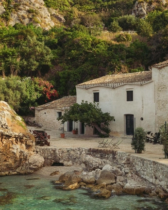 A cover of "Destiny" cluster. The owner is dannarachelle. The cluster consists of 11 elements.