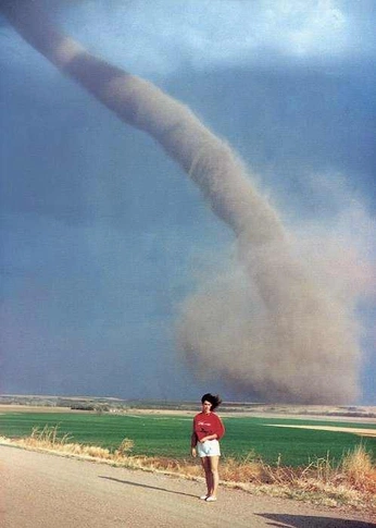 A cover of "Tornado Specific" cluster. The owner is sheepparsley. The cluster consists of 7 elements.