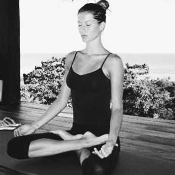 A cover of "BODY IS TEMPLE" cluster. The owner is anastaciabijou. The cluster consists of 9 elements.