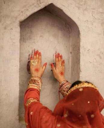 A cover of "shaadi" cluster. The owner is irika. The cluster consists of 13 elements.