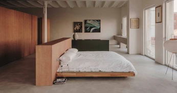 A cover of "Bed" cluster. The owner is cloudy. The cluster consists of 364 elements.