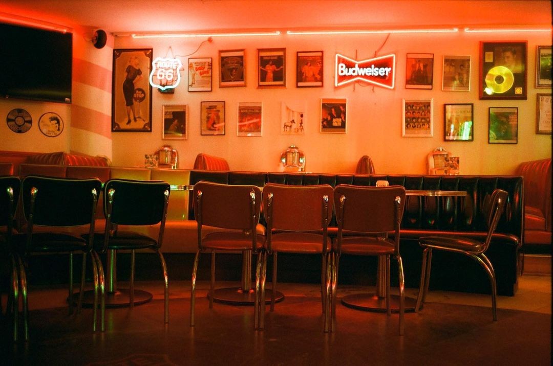 An Instagram  post added by marcelinak on Feb 08, 2024. The author is @jsrnts. May present: table, chair.