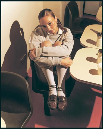 A cover of "Shoot w alejandro" cluster. The owner is aliciacook. The cluster consists of 16 elements.