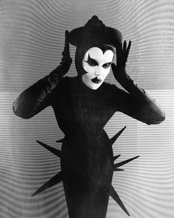 A cover of "Hallowe" cluster. The owner is vikalima. The cluster consists of 10 elements.