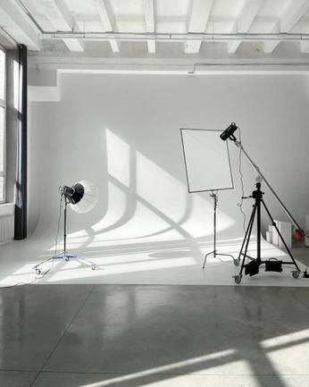 A cover of "photo studio." cluster. The owner is cesardetijuana. The cluster consists of 15 elements.