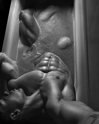 A cover of "BATH" cluster. The owner is yuki.maru. The cluster consists of 13 elements.