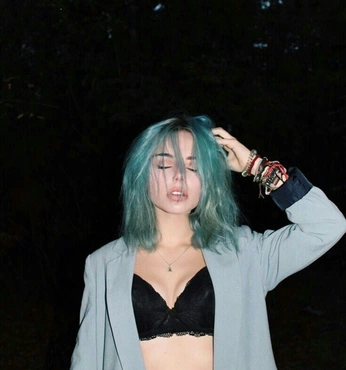 A cover of "Cabello" cluster. The owner is sandraj. The cluster consists of 85 elements.