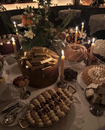 A cover of "Christmas Win" cluster. The owner is martinfff. The cluster consists of 23 elements.