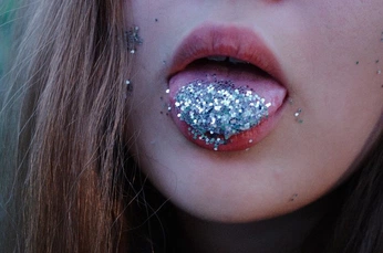 A cover of "4" cluster. The owner is robynfleming. The cluster consists of 4 elements.