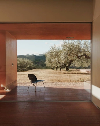 A cover of "Home" cluster. The owner is annbustinzar. The cluster consists of 2 elements.