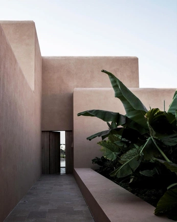 A cover of "Interior" cluster. The owner is ailani.weltz. The cluster consists of 5 elements.