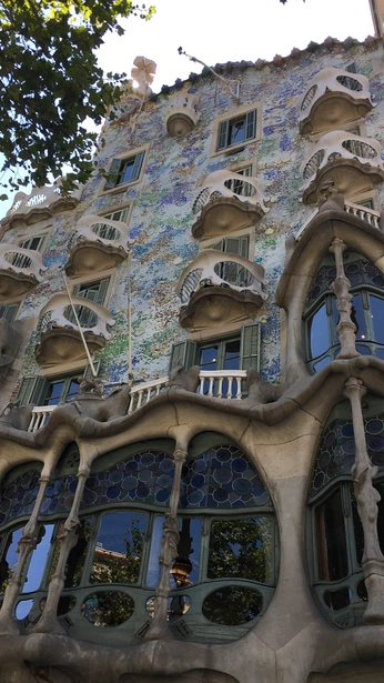 A cover of "Garden of Eden;Gaudi" cluster. The owner is samarakatherine. The cluster consists of 25 elements.