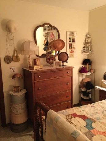 A cover of "Quarto - Larissa" cluster. The owner is larilg. The cluster consists of 1 element.