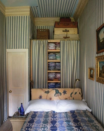 A cover of "country house" cluster. The owner is brookswilliam. The cluster consists of 24 elements.