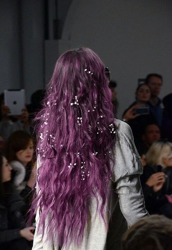 A cover of "Hair ideas" cluster. The owner is chiara. The cluster consists of 2 elements.