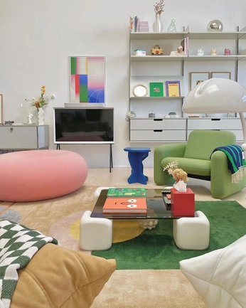 A cover of "Bold Spaces" cluster. The owner is laurennicolefk. The cluster consists of 37 elements.