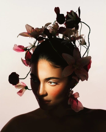 A cover of "Bloom" cluster. The owner is thetownie. The cluster consists of 7 elements.