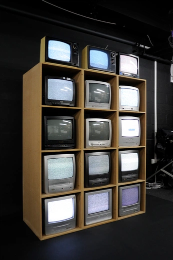 A cover of "MEdia" cluster. The owner is g0ldsmith. The cluster consists of 4 elements.