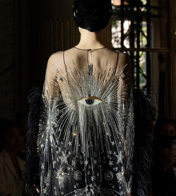 A cover of "she walks in beauty" cluster. The owner is almostmeaningful. The cluster consists of 2 elements.