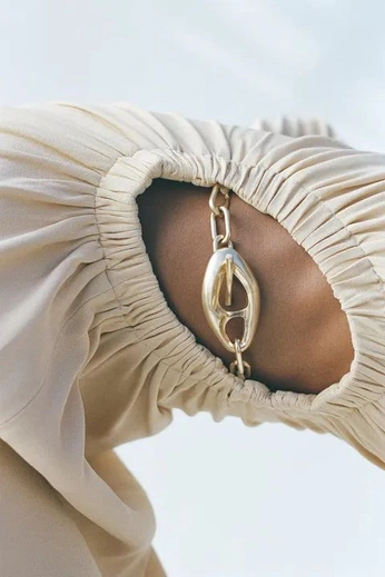 A cover of "Hocker" cluster. The owner is judithlauren. The cluster consists of 24 elements.