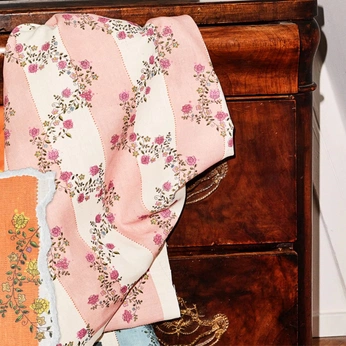 A cover of "mood" cluster. The owner is lydiaprezioso. The cluster consists of 20 elements.