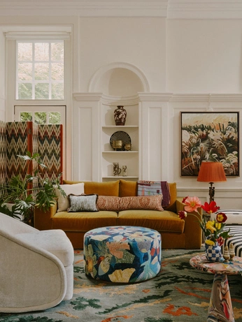 A cover of "Interior" cluster. The owner is mikro. The cluster consists of 13 elements.