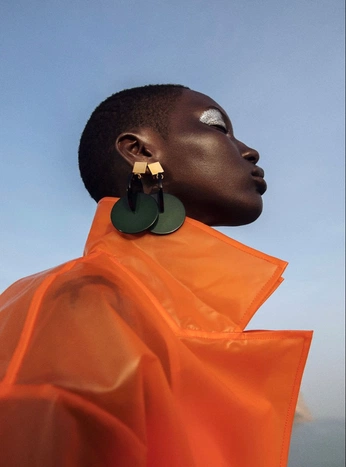 A cover of "Poses" cluster. The owner is daniell8. The cluster consists of 3 elements.