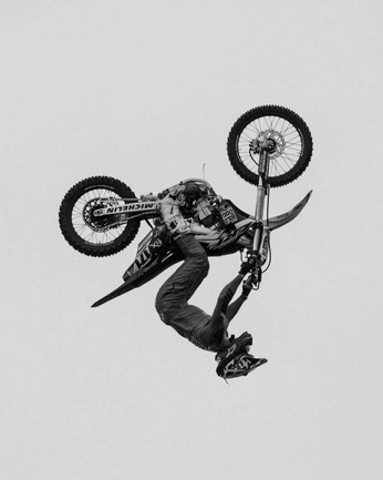 A cover of "bikes" cluster. The owner is rxgue. The cluster consists of 4 elements.