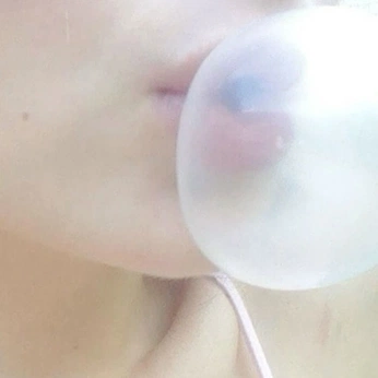 A cover of "playground love" cluster. The owner is ammacrellin. The cluster consists of 7 elements.